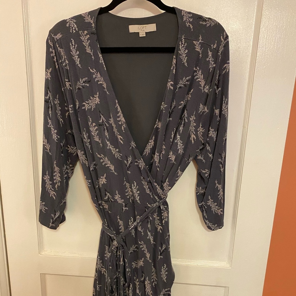 Loft wrap dress, rayon blend, gray with white
